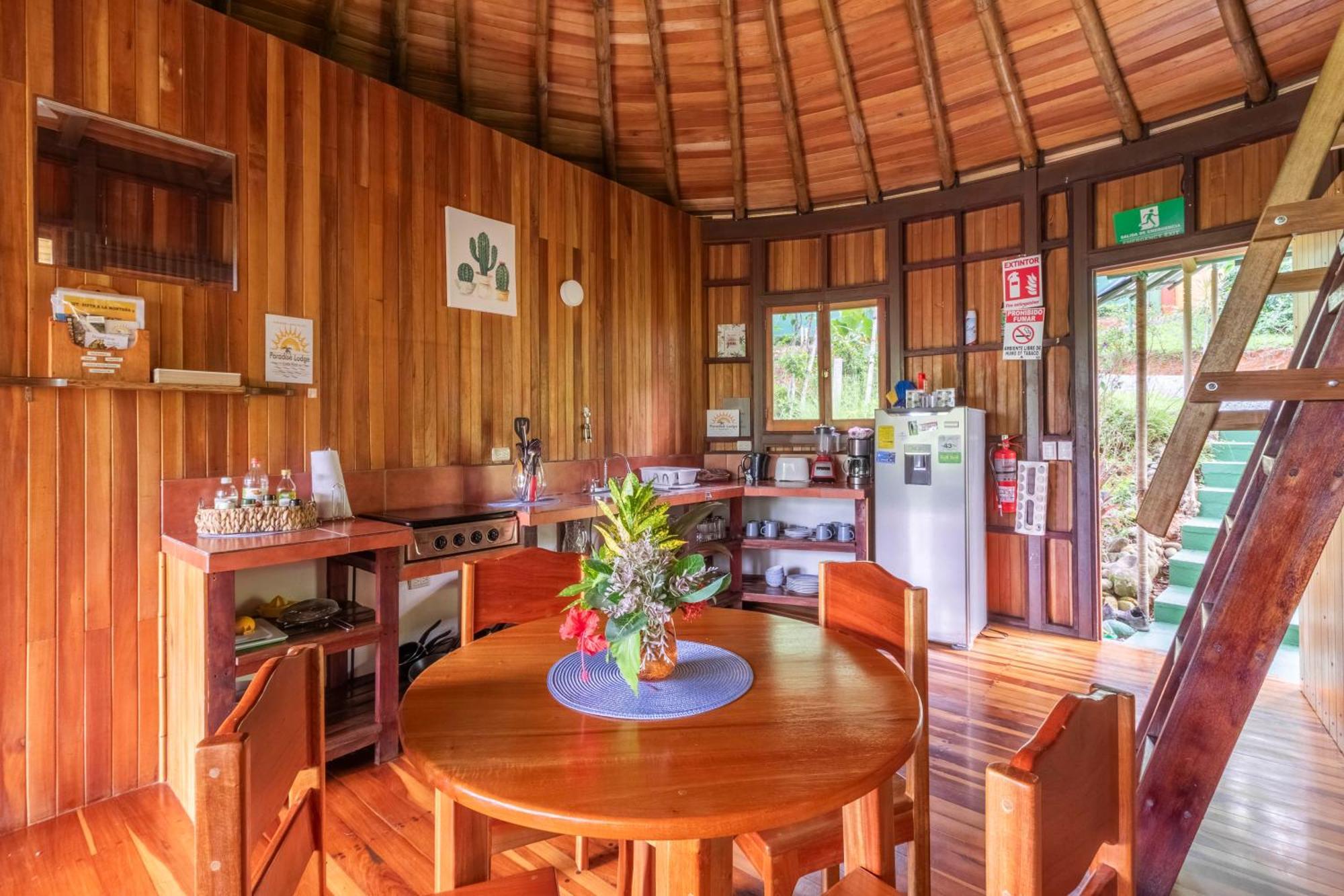 Paradiselodge Jungleguesthouse Platanillo Eksteriør bilde